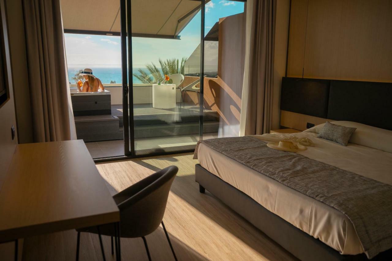 Hotel Costa Verde Чефалу Екстериор снимка